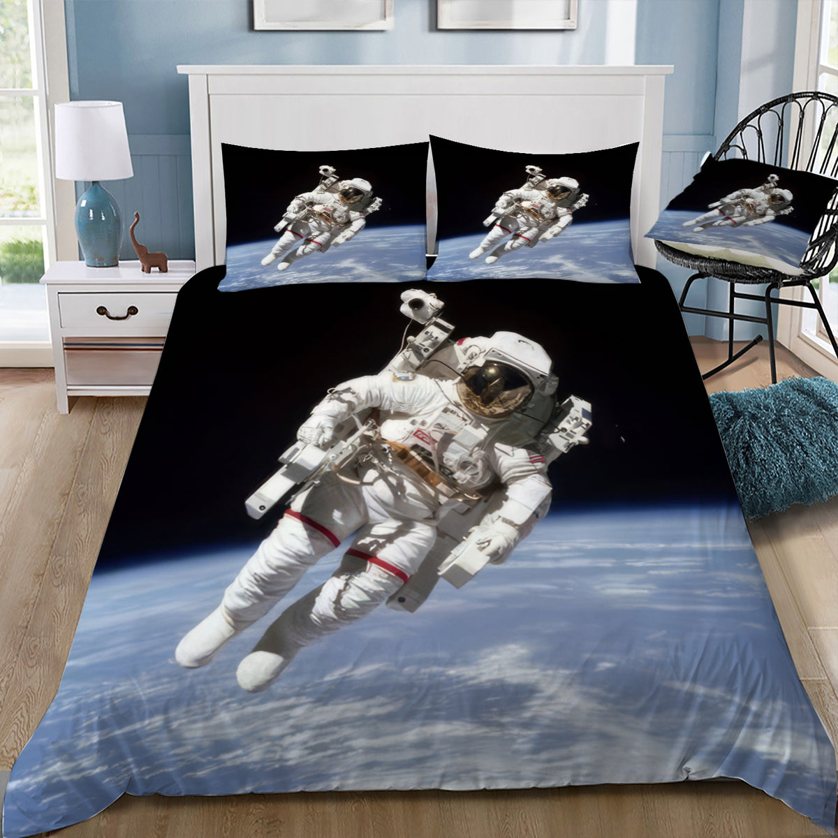 Astronaut on Space Walk Doona / Duvet Cover and 2 Pillow Slips