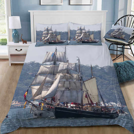 Sail Ship Sydney Harbour Duvet / Doona Cover and 2 Pillow Slips